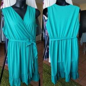 2x sleveless vneck ruffles